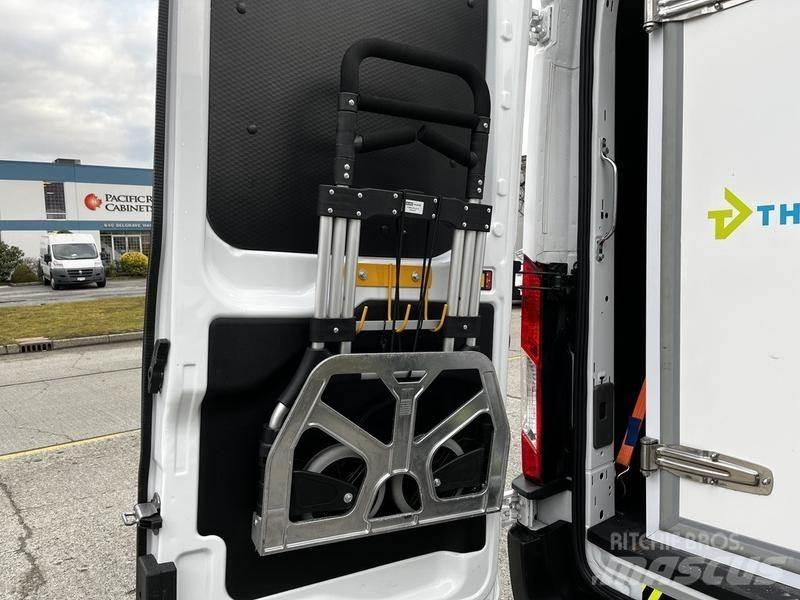Ford Transit 廂式貨物運輸車