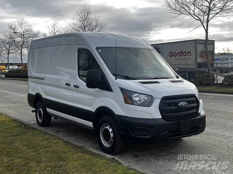 Ford Transit 廂式貨物運輸車