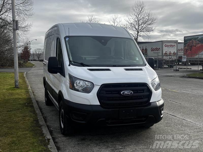 Ford Transit 廂式貨物運輸車