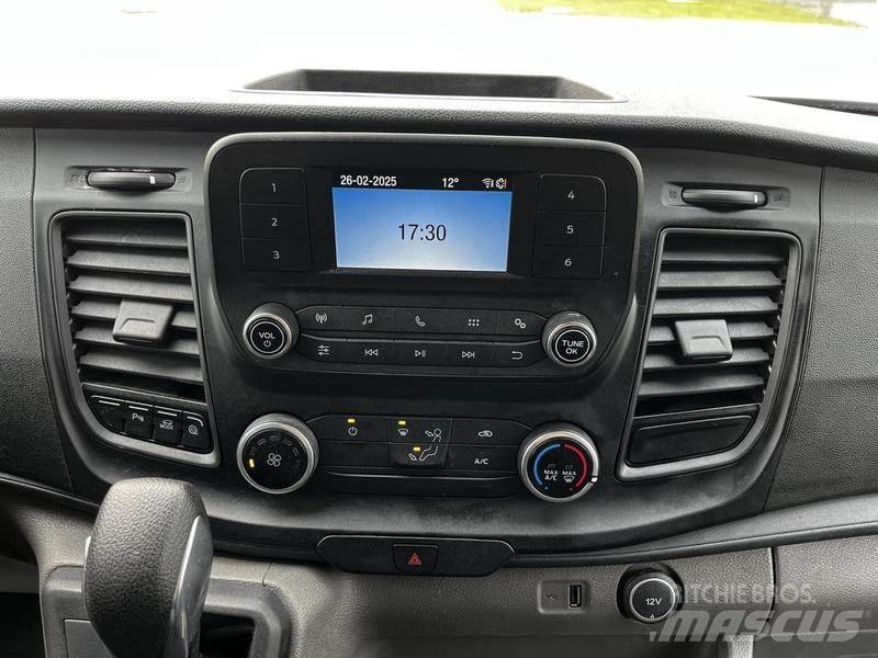 Ford Transit 廂式貨物運輸車
