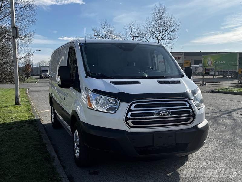 Ford Transit 廂式貨物運輸車
