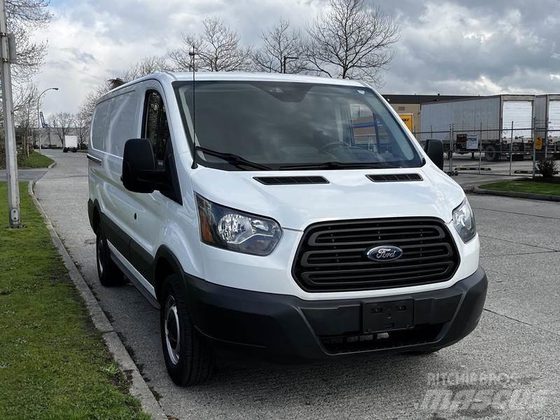Ford Transit 廂式貨物運輸車