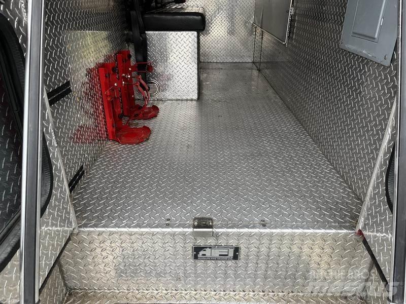 Freightliner FL70 都市/通用型車輛