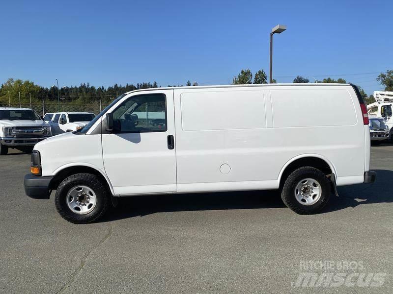 GMC Savana 廂式貨物運輸車