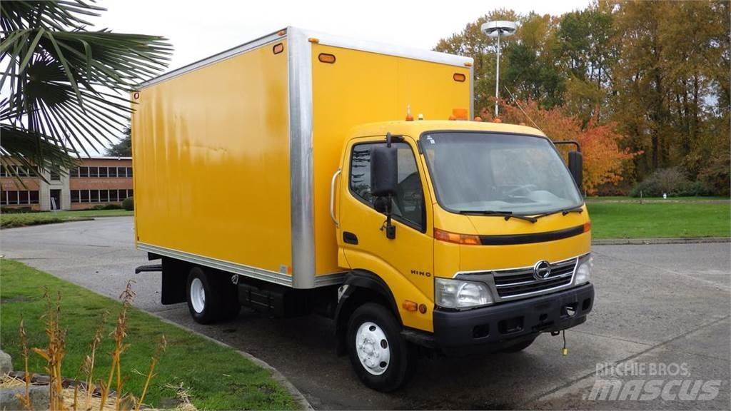 Hino 145 廂式貨物運輸車