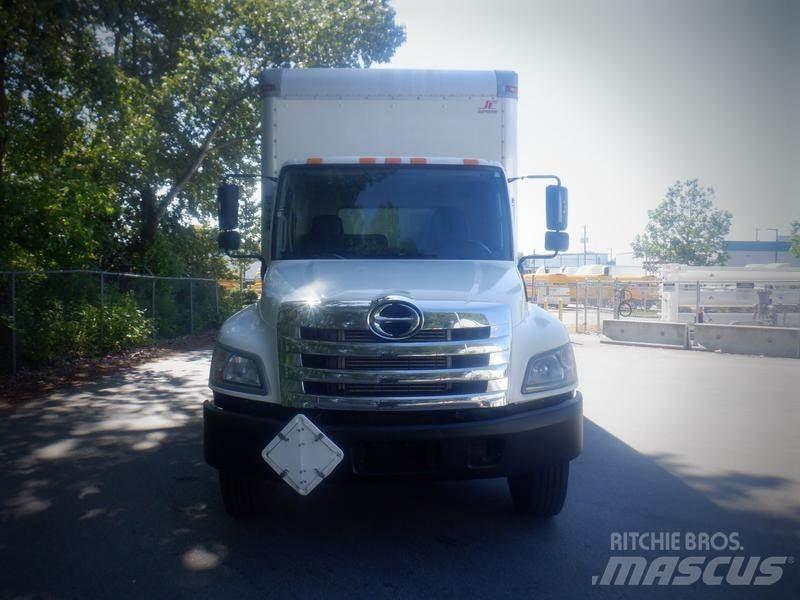 Hino 268 廂式貨物運輸車