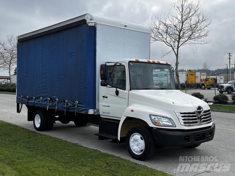 Hino 268 廂式貨物運輸車
