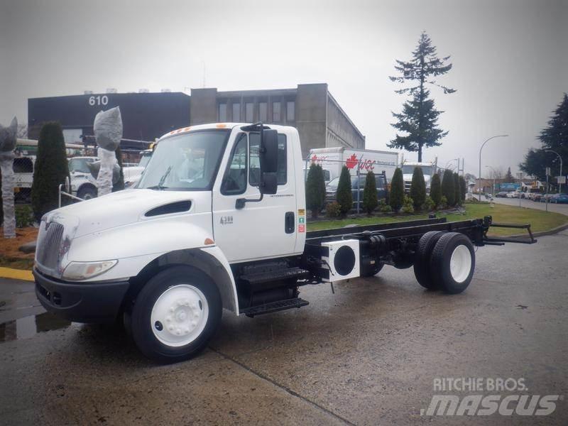 International 4300 商用底盤車