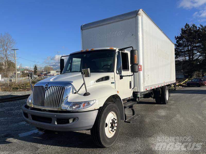 International 4300 廂式貨物運輸車