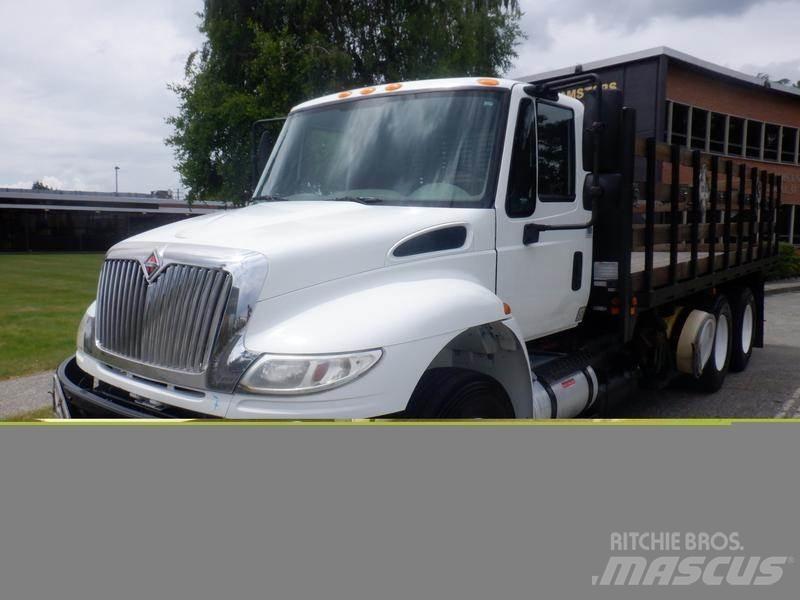International 4400 平板式/側卸式卡車