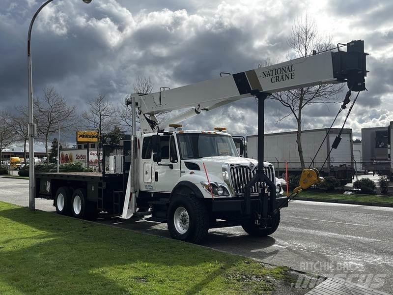 International 7500 起重機卡車