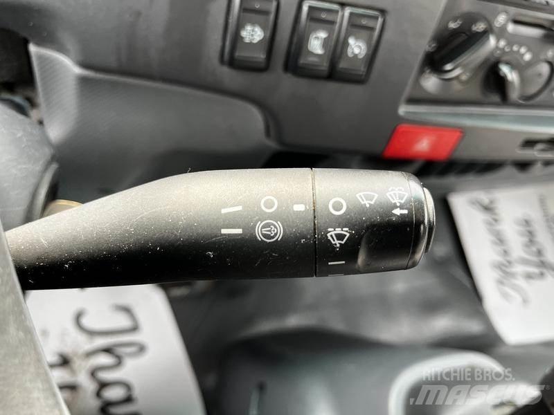 Isuzu NQR 廂式貨物運輸車