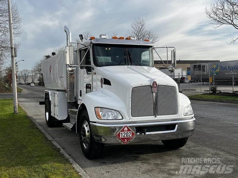 Kenworth T300 運油車