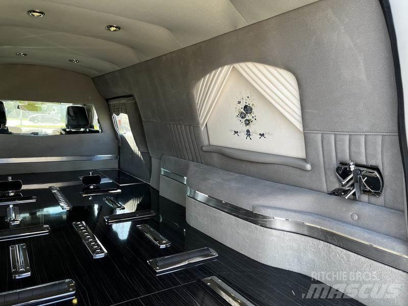 Lincoln MKT 汽車