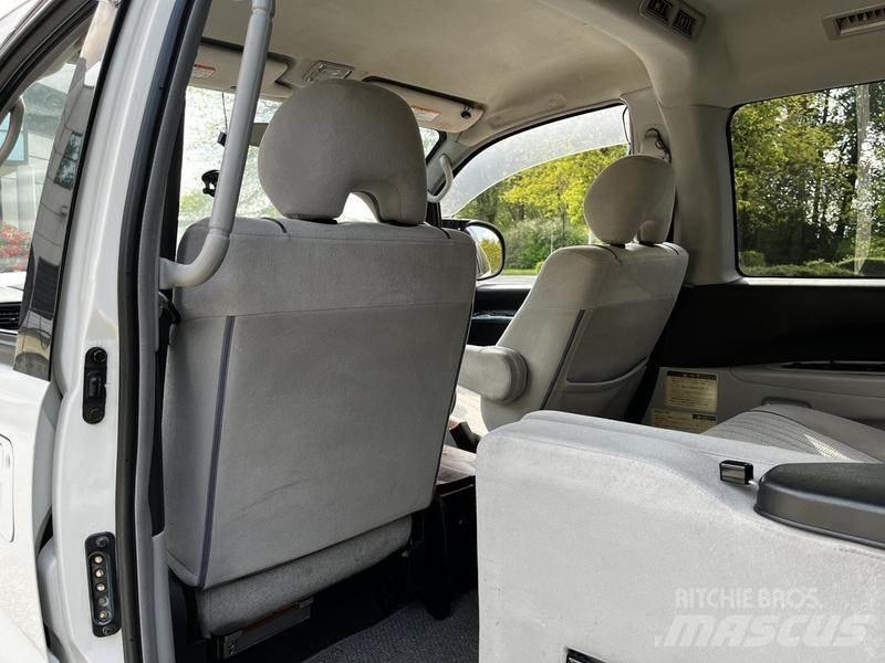 Mitsubishi Delica 汽車