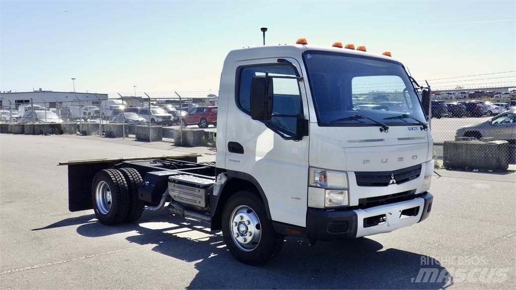 Mitsubishi Fuso FE 商用底盤車