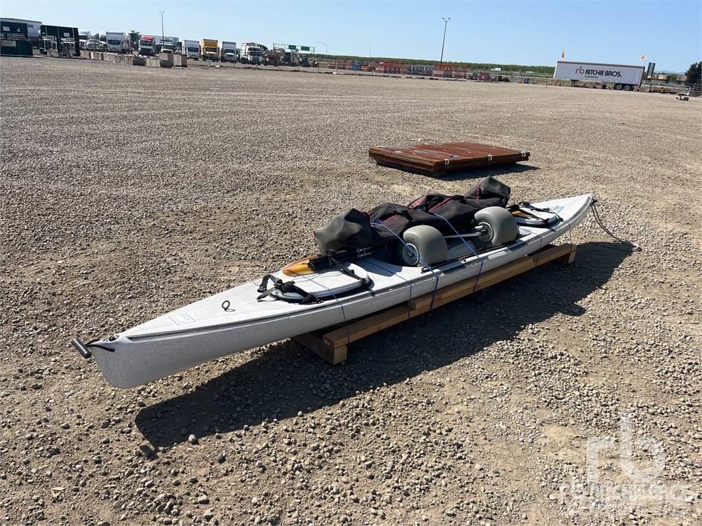  14 ft Kayak 工作船艇 / 駁船
