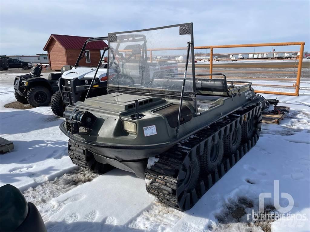 Argo 8x8 水陸兩用挖掘機