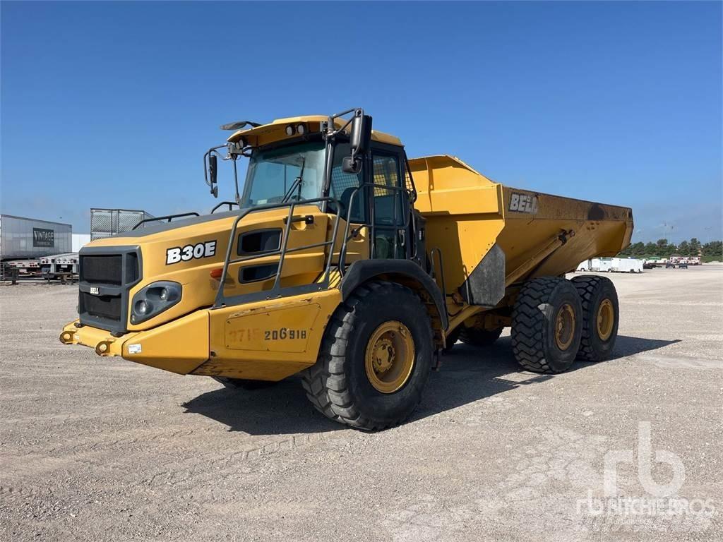 Bell B30E 鉸接式起吊車