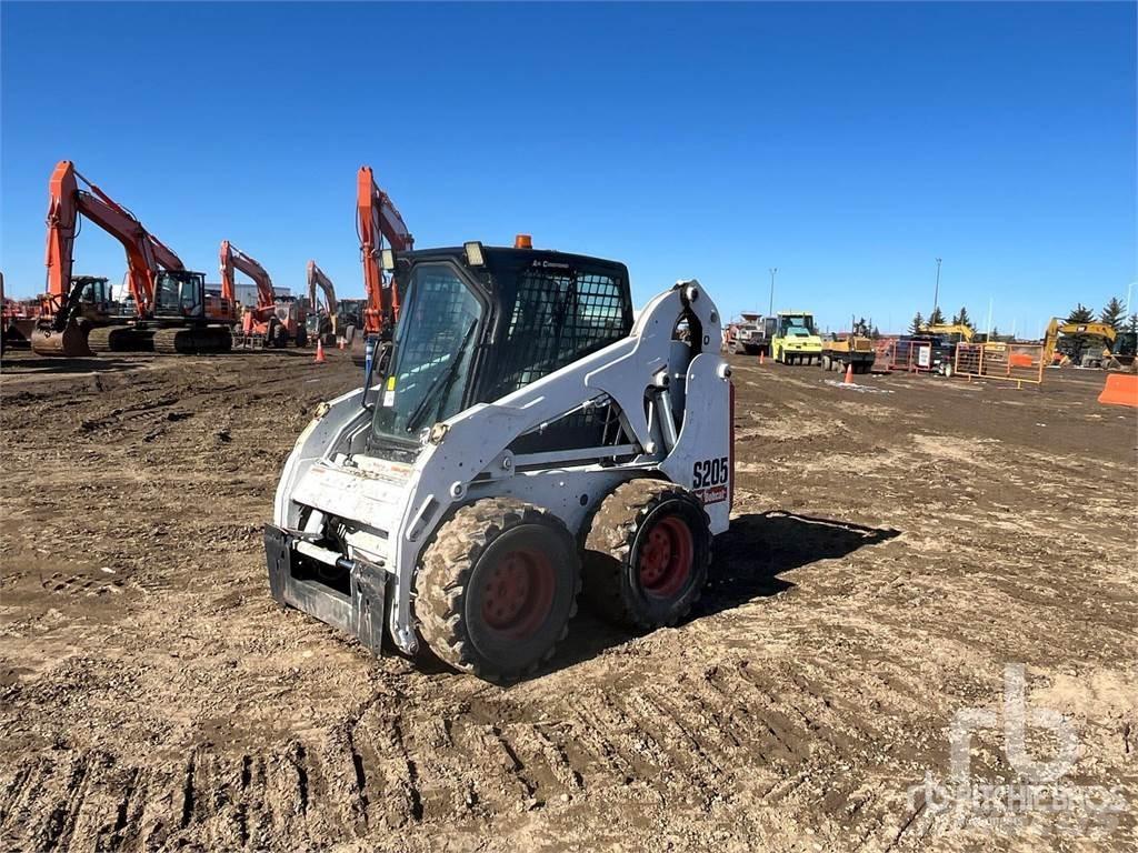 Bobcat S205 滑移轉向裝載機