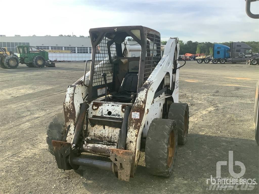 Bobcat S250 滑移轉向裝載機
