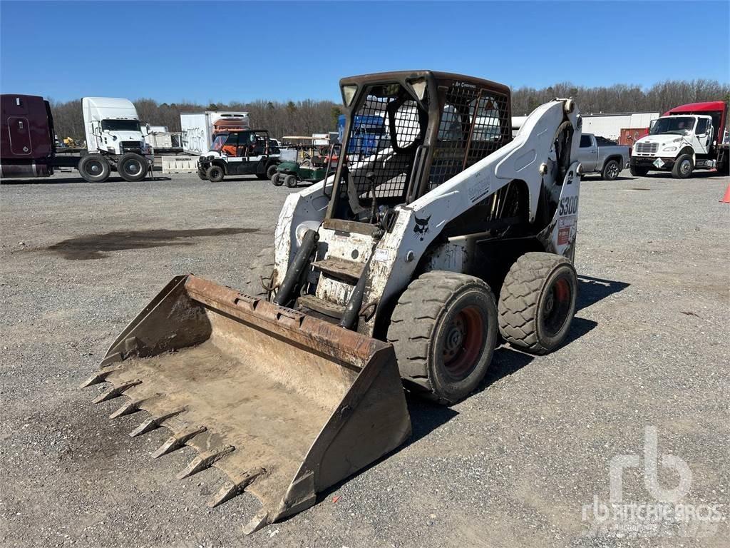 Bobcat S300 滑移轉向裝載機