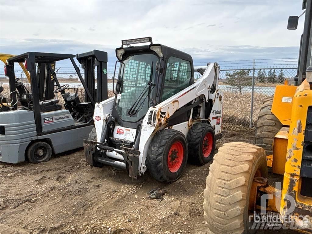 Bobcat S590 滑移轉向裝載機
