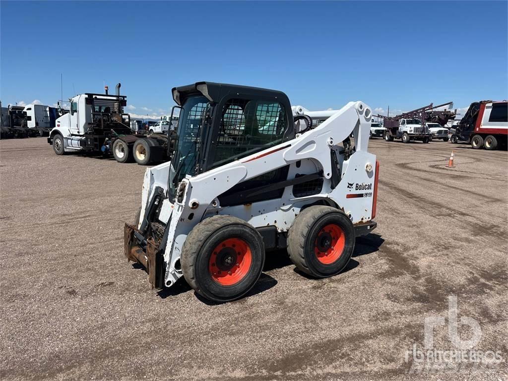 Bobcat S740 滑移轉向裝載機