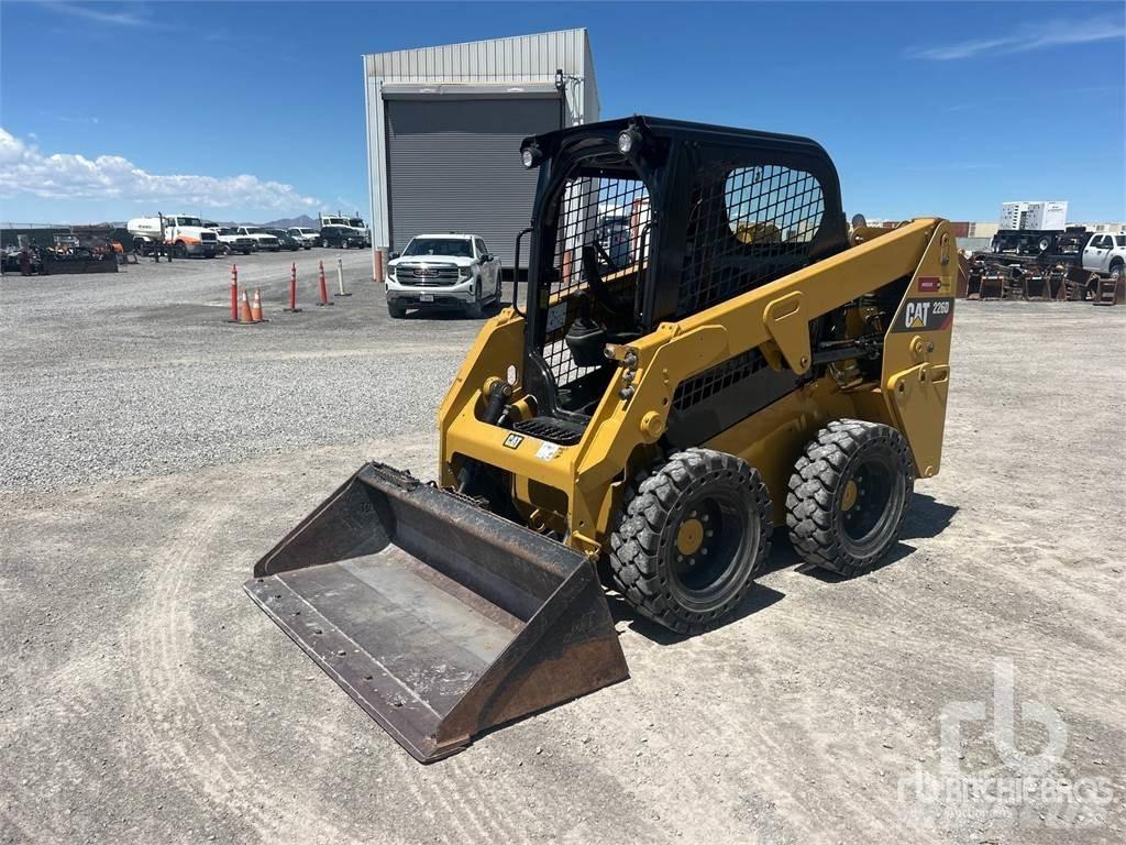 CAT 226D 滑移轉向裝載機