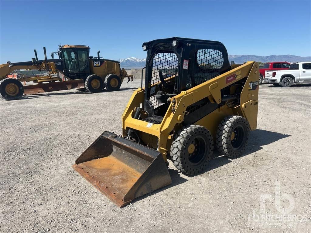 CAT 226D C1-H2 滑移轉向裝載機