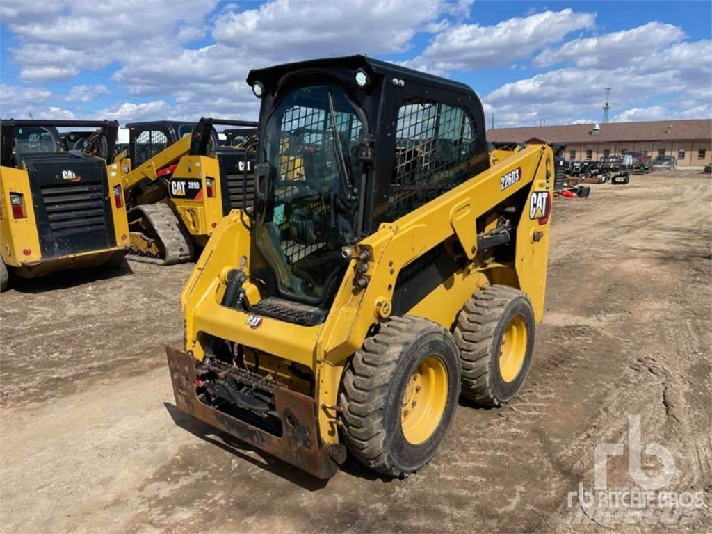 CAT 226D3 滑移轉向裝載機