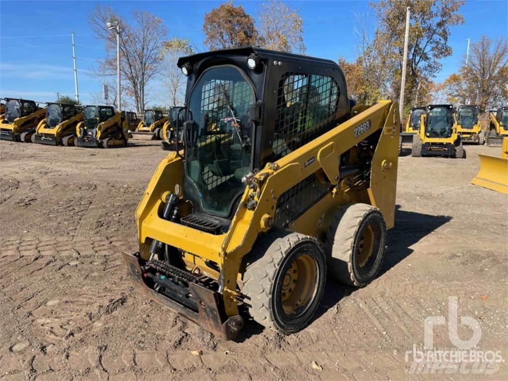 CAT 226D3 滑移轉向裝載機