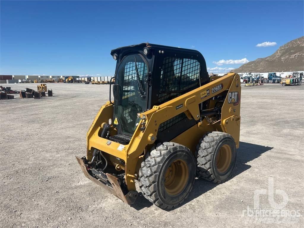 CAT 226D3 滑移轉向裝載機