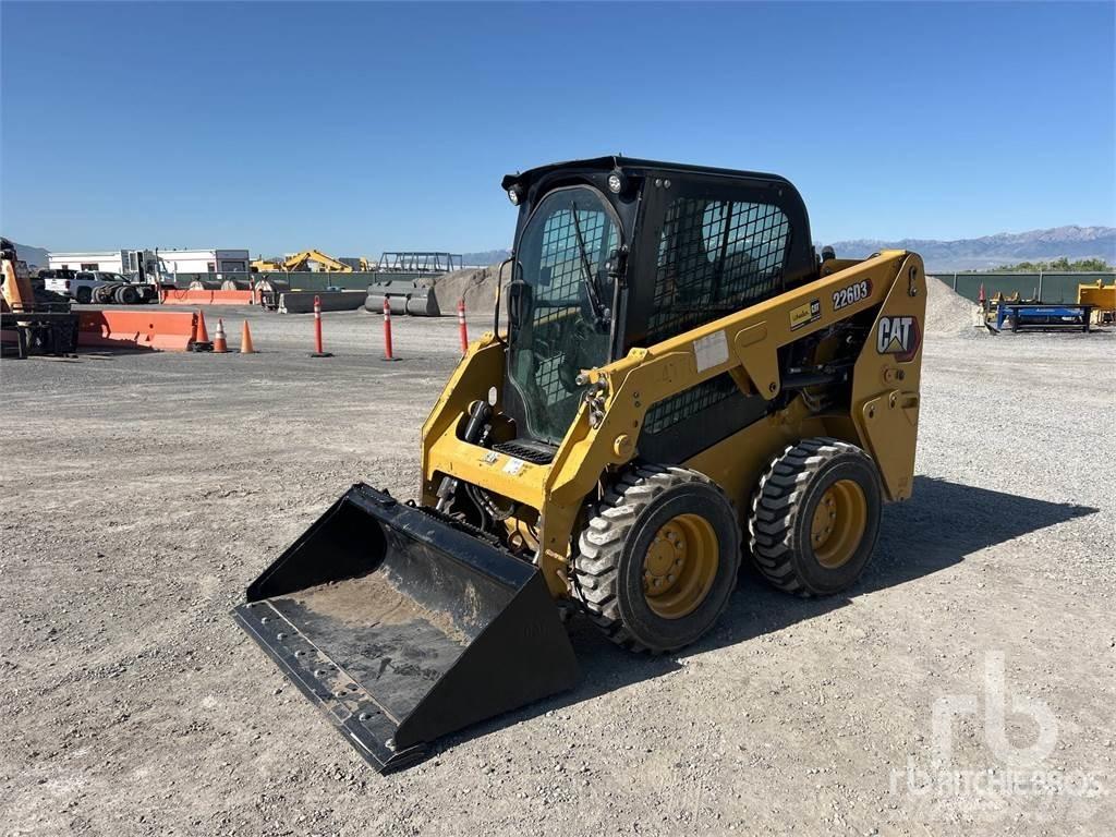 CAT 226D3 滑移轉向裝載機