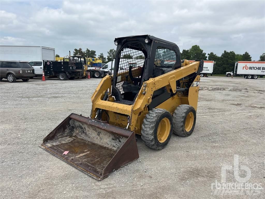 CAT 232D 滑移轉向裝載機