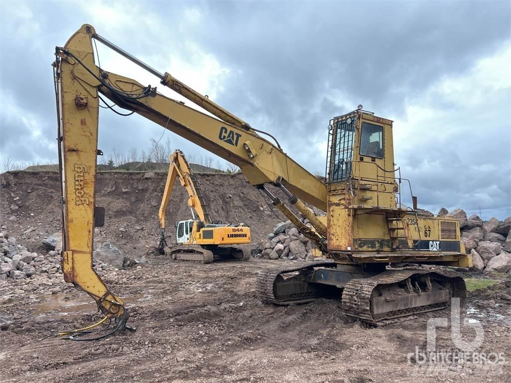 CAT 235C 廢棄物/工業用操作車