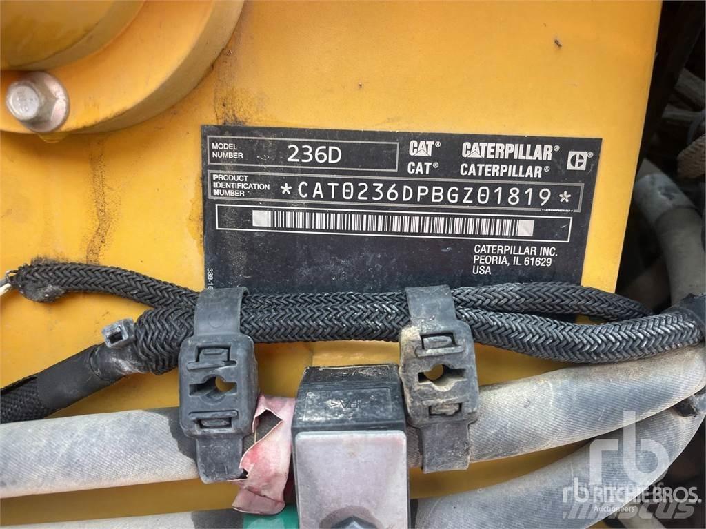 CAT 236D 滑移轉向裝載機
