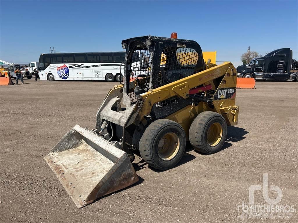 CAT 236D 滑移轉向裝載機