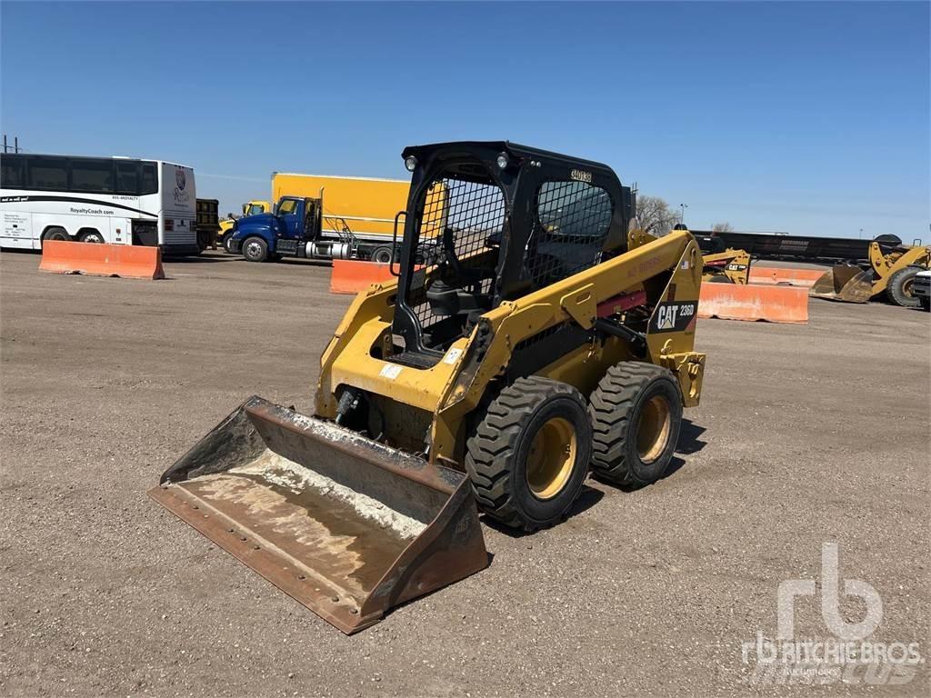 CAT 236D 滑移轉向裝載機