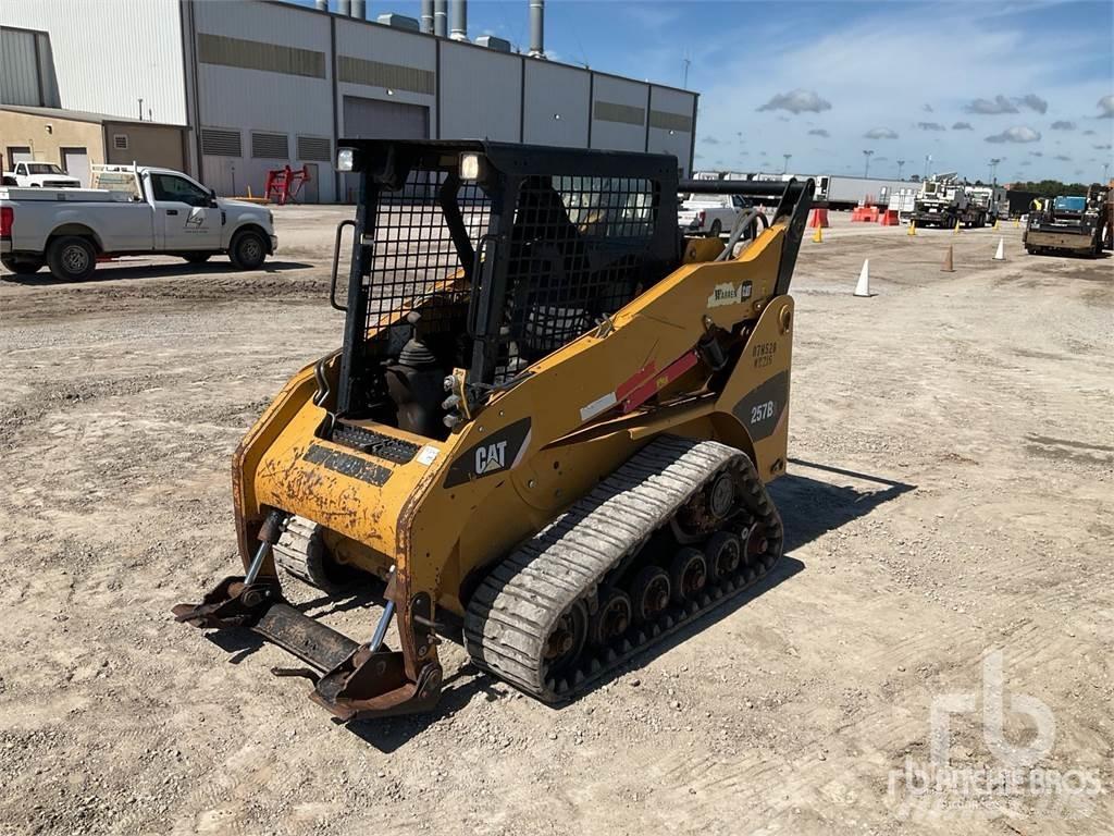 CAT 257B3 滑移轉向裝載機