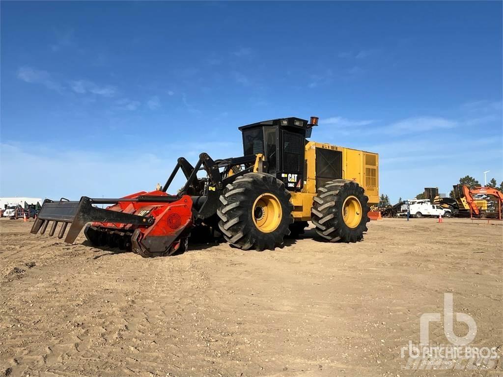 CAT 586C 林業覆蓋機