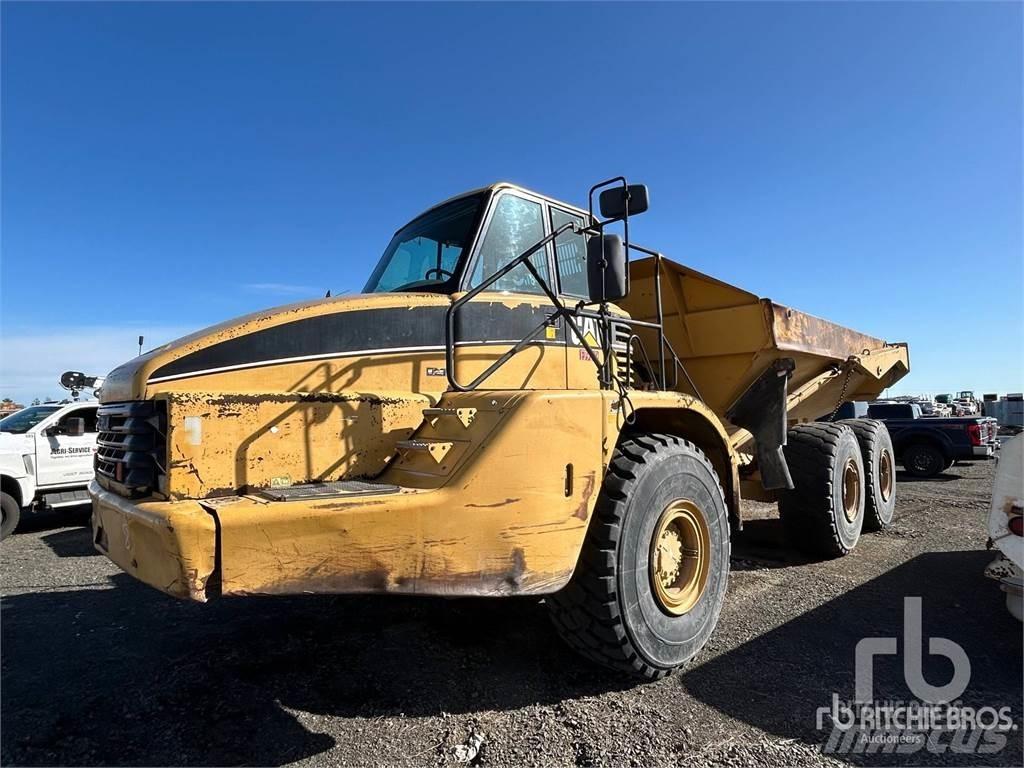 CAT 735 鉸接式起吊車