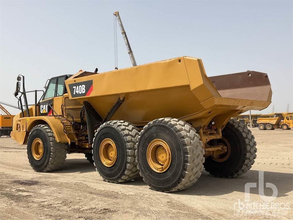 CAT 740B 鉸接式起吊車