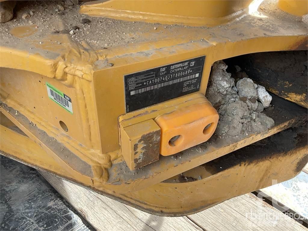 CAT 740GC 鉸接式起吊車
