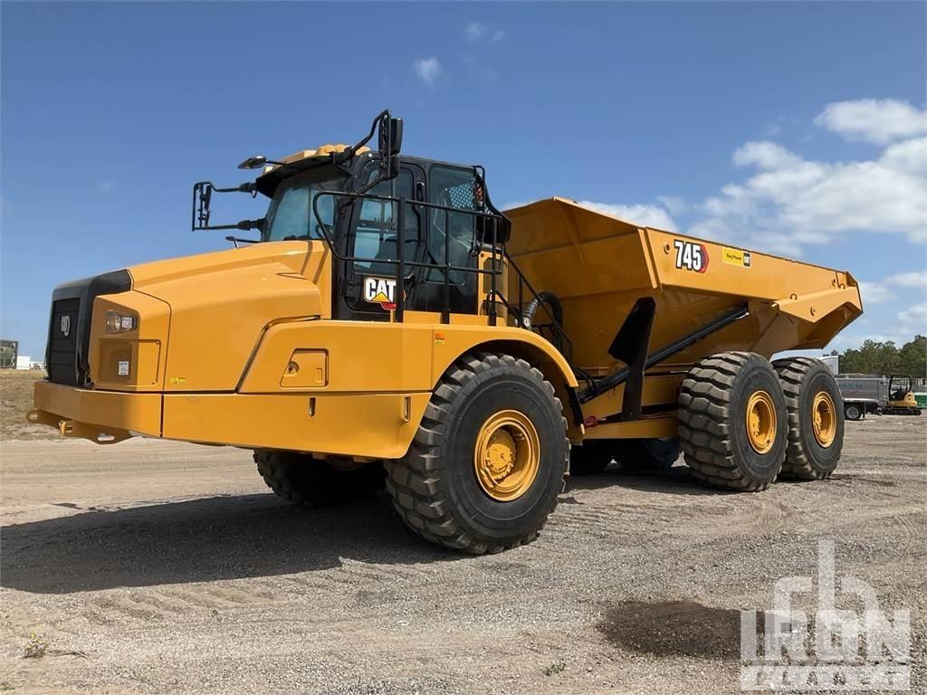 CAT 745 鉸接式起吊車