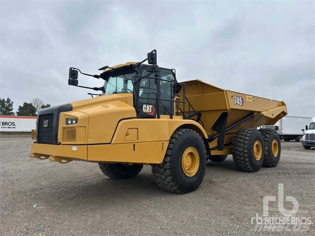 CAT 745 鉸接式起吊車