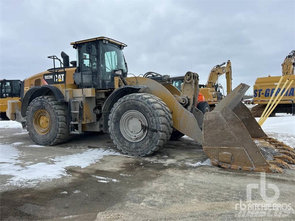CAT 982M 輪胎式裝載機