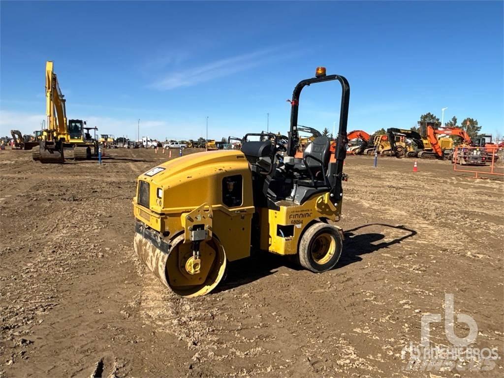 CAT CC24B 雙輪滾壓機