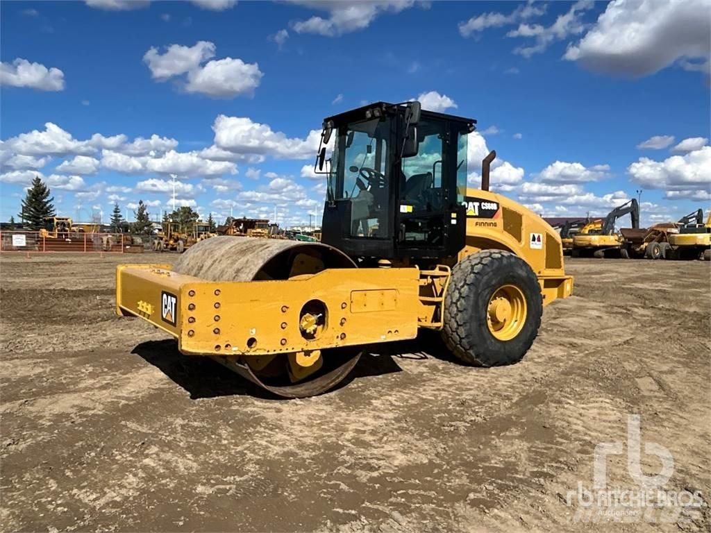 CAT CS68B 土壤壓實機