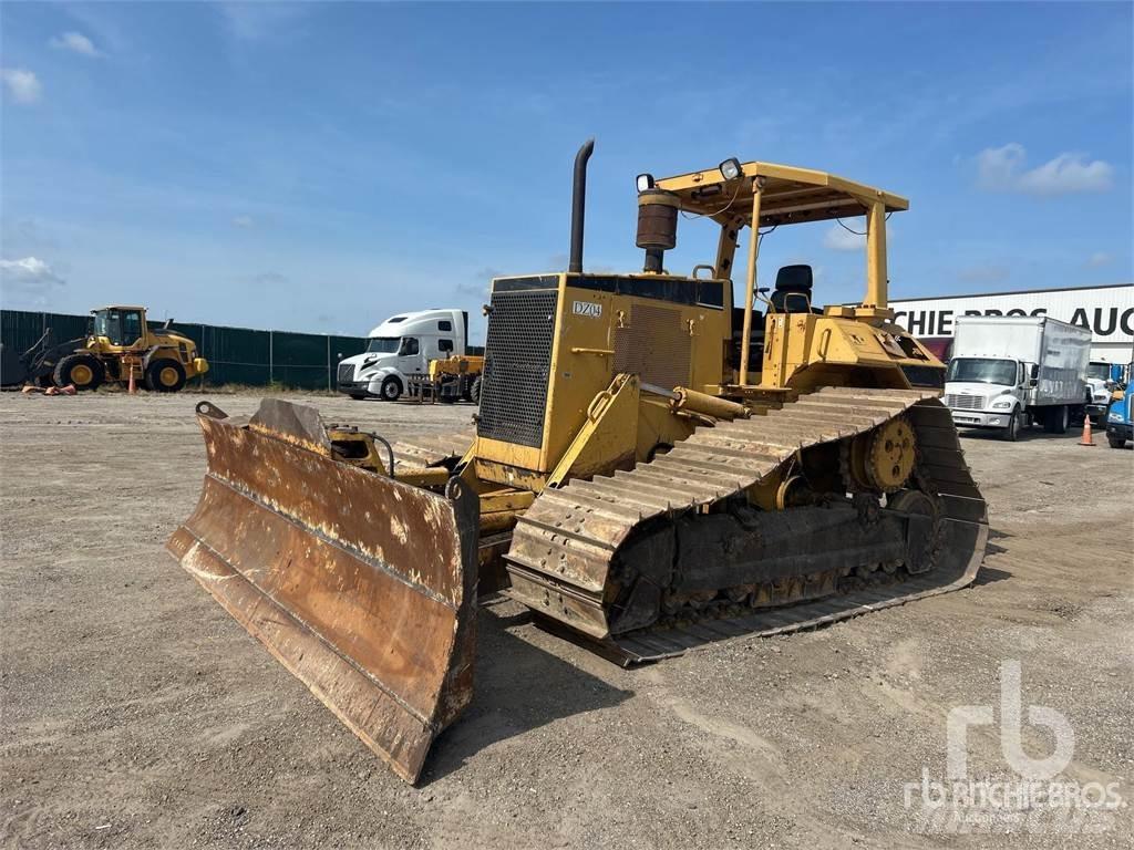 CAT D6M 履帶推土機